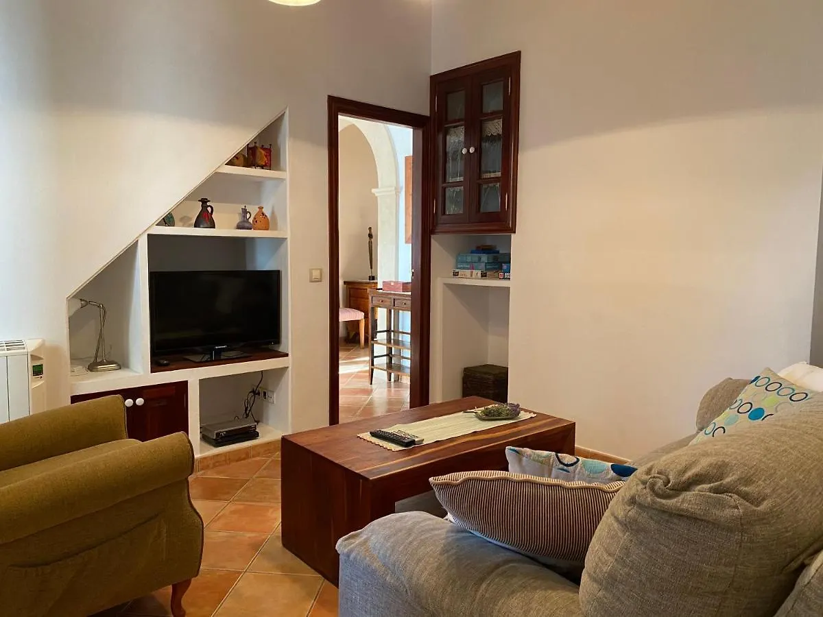 Casa Nuria, En El Centro, Al Lado De La Escalinata Del Calvario Para 6 Personas Pollenca